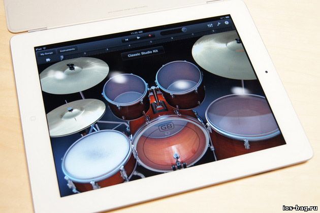 iPad-барабанщик вызвал на баттл реального ударника [видео]